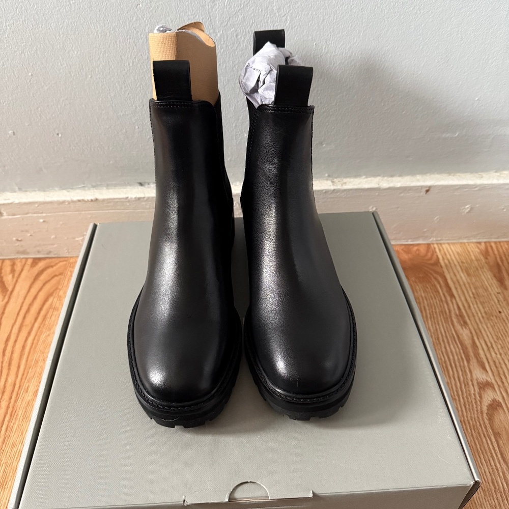 Everlane Lug Chelsea Boot